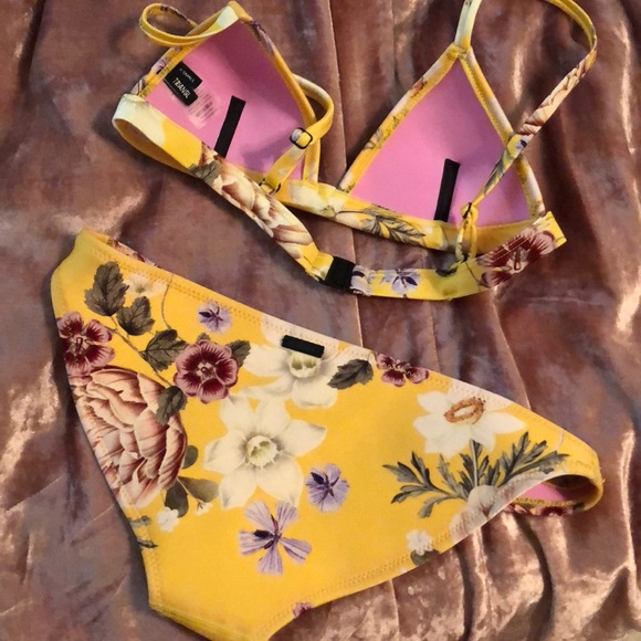 Triangle bikini. Xsmall - Picture 3 of 4